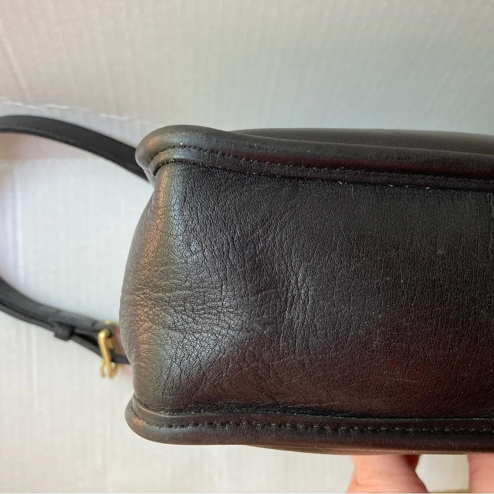 Coach Willis 9927 Black Leather Satchel top handle with Gold Accents - Picture 4 of 15